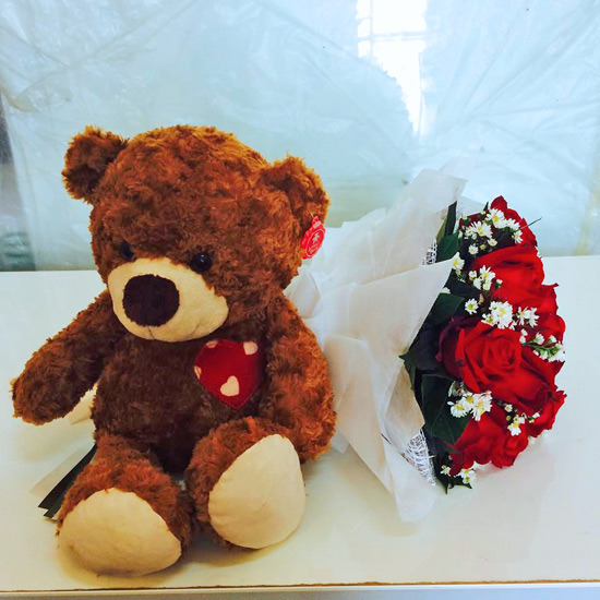 ตุ๊กตา ดอกไม้ ดอกไม้   ร้านดอกไม้   ออแกไนซ์   Organizer   ซุ้มดอกไม้   ซุ้มดอกไม้สด   ซุ้มดอกไม้ประดิษฐ์   สแตนดอกไม้   กระเช้าดอกไม้   ช่อดอกไม้   รับจัดงานแต่ง   พวงหรีด   พวงหรีดดอกไม้สด 