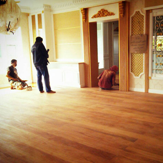 ช่างทำสีพื้นไม้ปาร์เก้ ช่างทำสีพื้นไม้ปาร์เก้ 