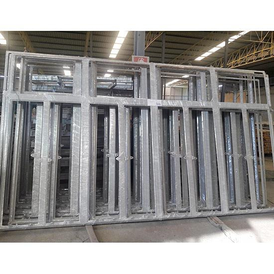 หน้าต่างเหล็ก ประตูทนไฟ  ประตูกันเสียง  ประตูเหล็ก  ประตูหนีไฟ  ประตูบานลูกฟัก  ประตูเหล็กบานเลื่อน  ประตูเหล็กปั้มขึ้นรูป  ประตูเหล็กช่องกระจก  ประตูเหล็กช่องเกล็ด  วงกบเหล็ก  วงกบ  หน้าต่างเหล็ก  หน้าต่าง 