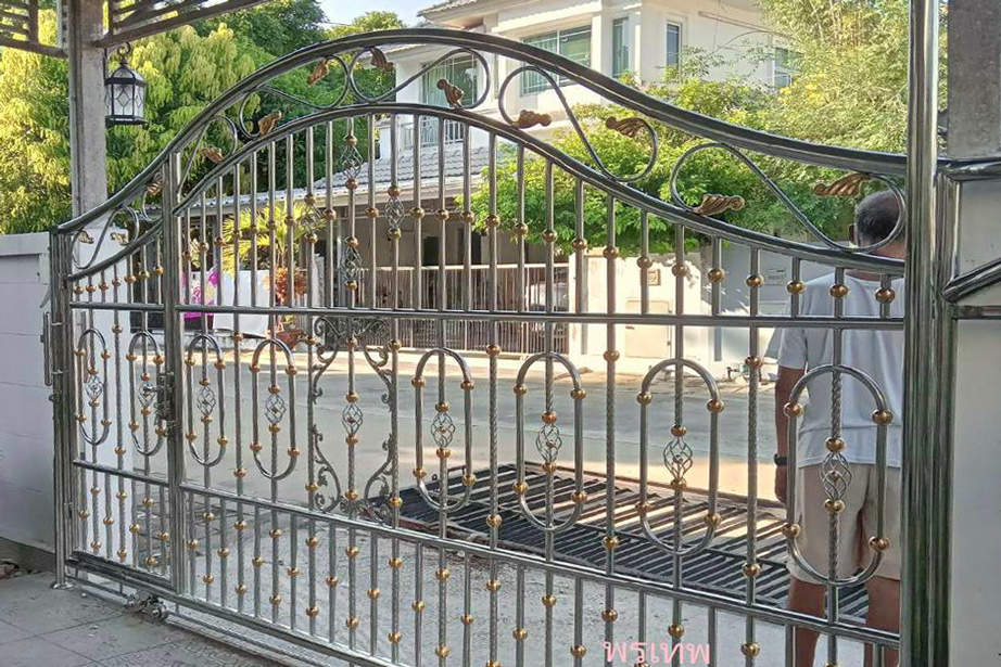 ร้านทำประตูรั้วสแตนเลสดัดปทุมธานี-พรเทพเจริญการช่าง